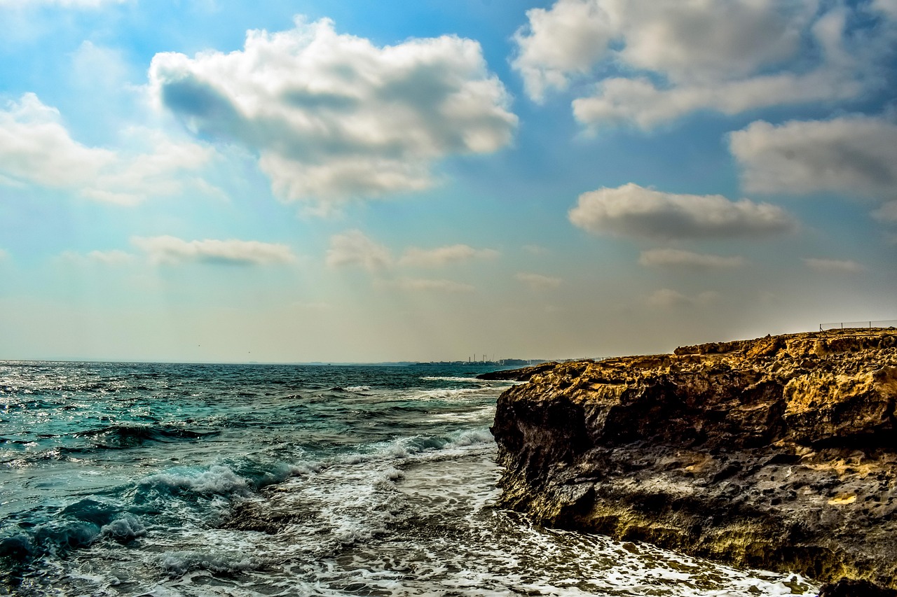南海最新航拍圖揭秘壯麗風(fēng)光與豐富生態(tài)全貌
