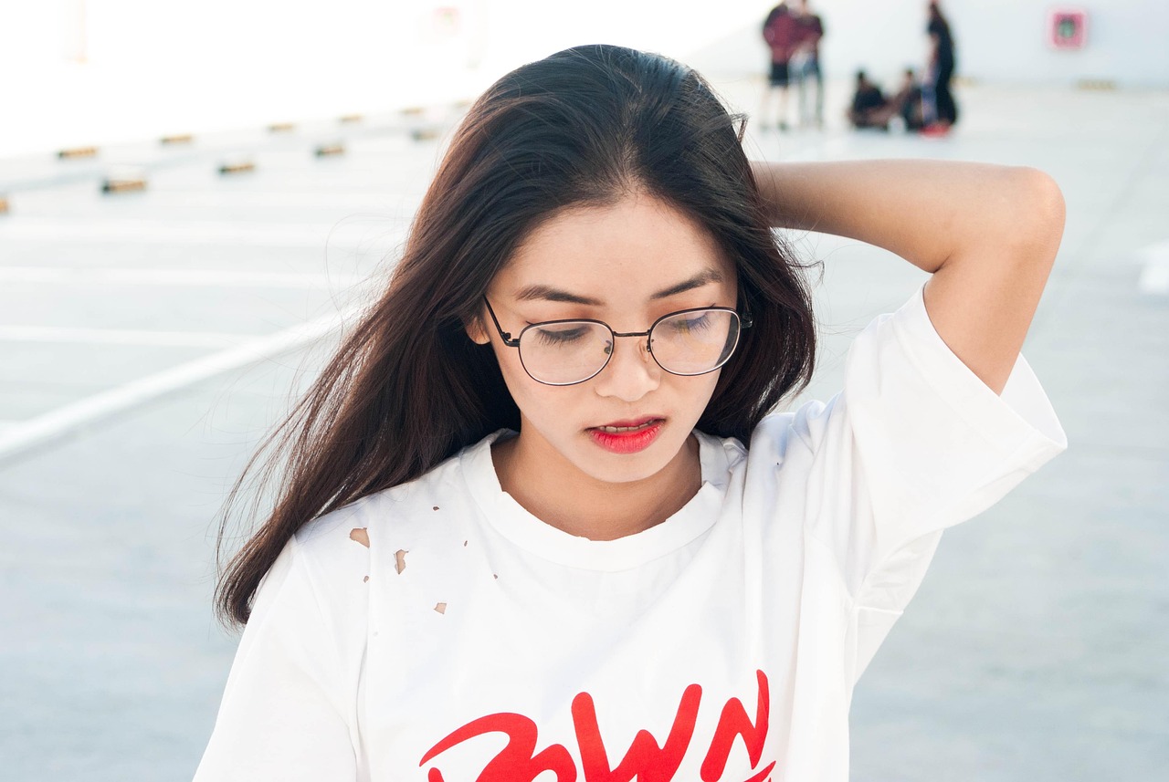 明星T恤穿搭，時尚潮流與個性表達(dá)的新風(fēng)尚標(biāo)桿