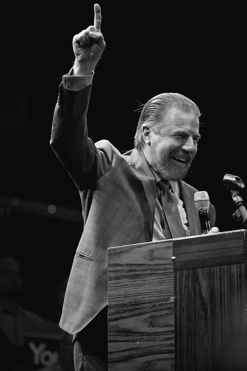 長電科技股價動態(tài)更新及市場走勢分析與展望