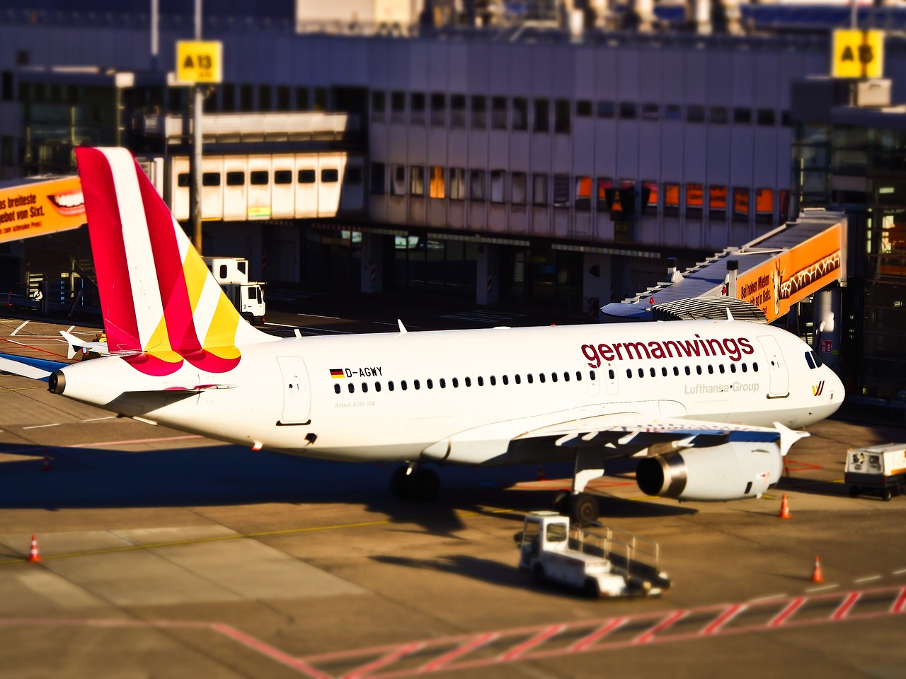 全球航空運(yùn)輸面臨的挑戰(zhàn)與應(yīng)對策略，飛機(jī)停運(yùn)最新公告解析