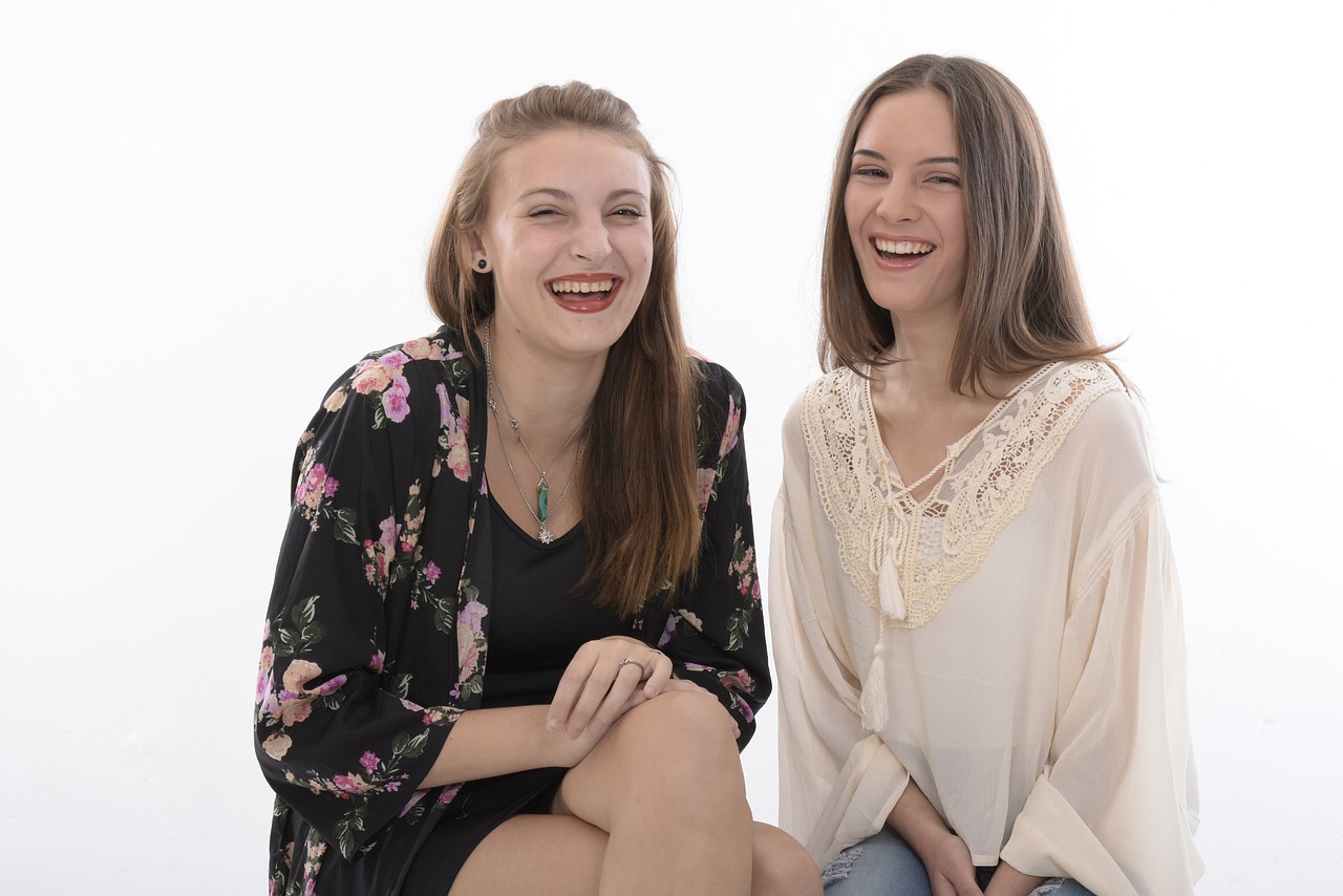 仨媽倆爸電視劇全集，家庭、情感與成長(zhǎng)的深度解讀