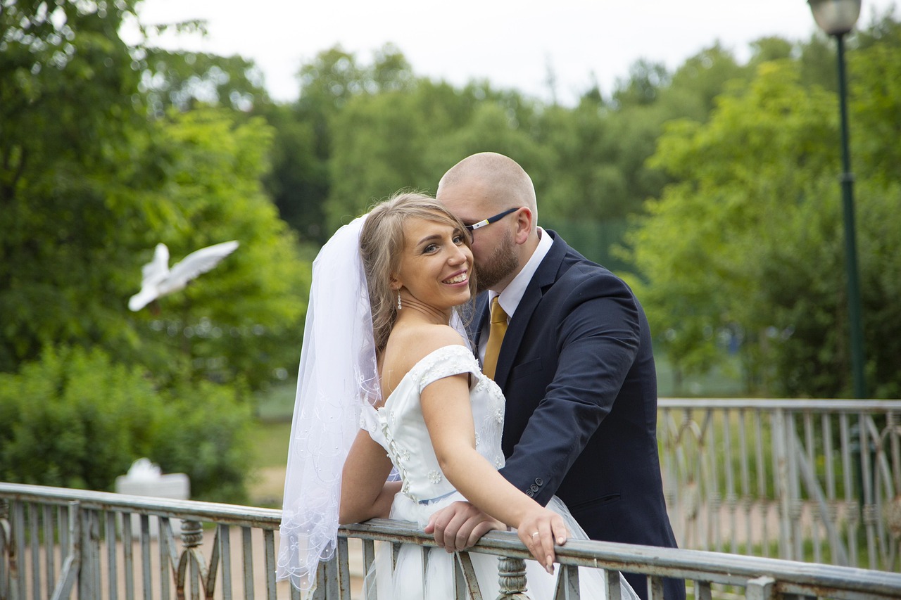 鄧賀老婆的神秘面紗，演員鄧賀背后的故事