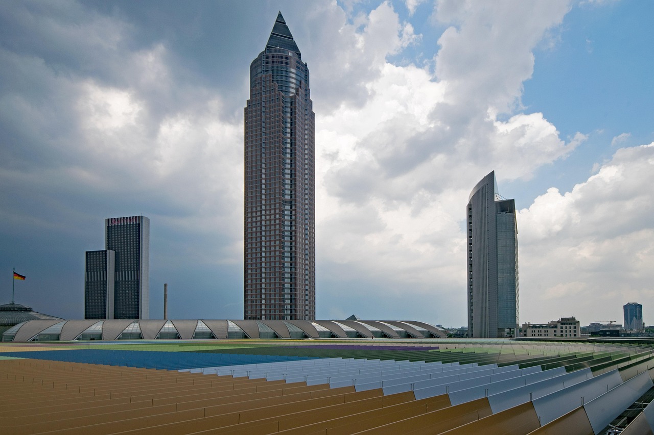 江南里別墅價(jià)格揭秘，市場(chǎng)走勢(shì)與影響因素深度探討