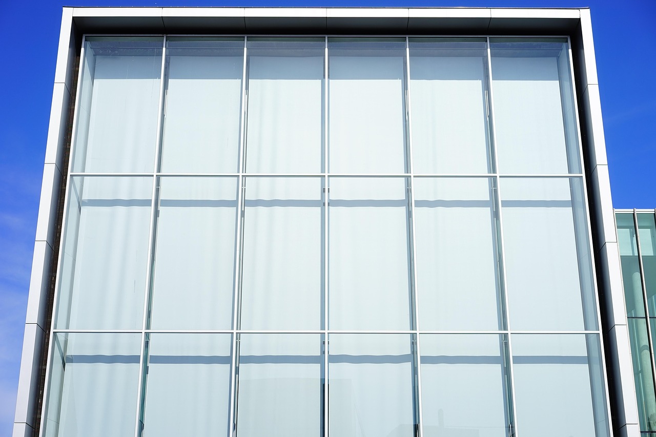 電視柜玻璃，家居美學(xué)的核心元素