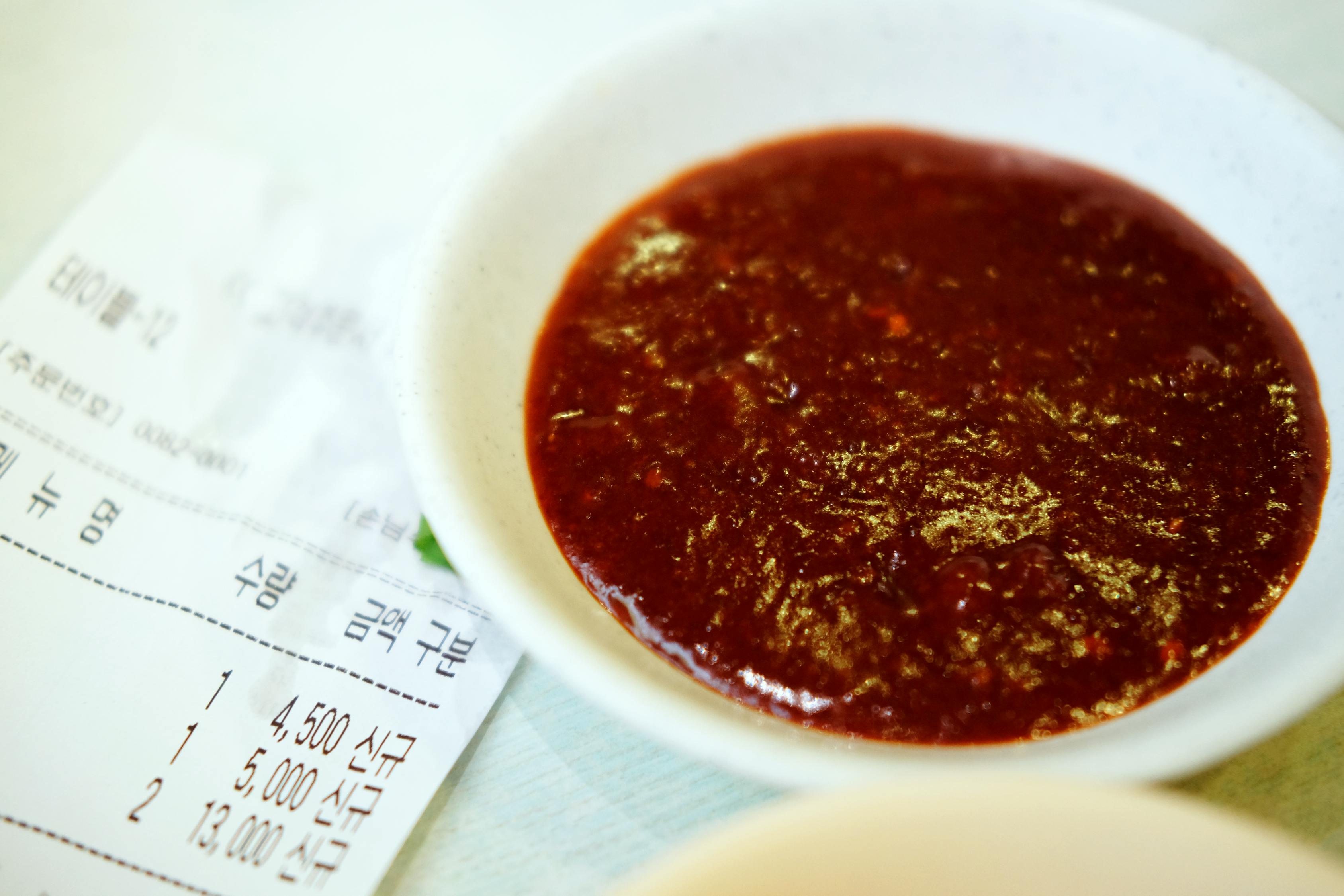 探索韓國美食文化的最新動態(tài)，韓吃播新趨勢展示全新風貌