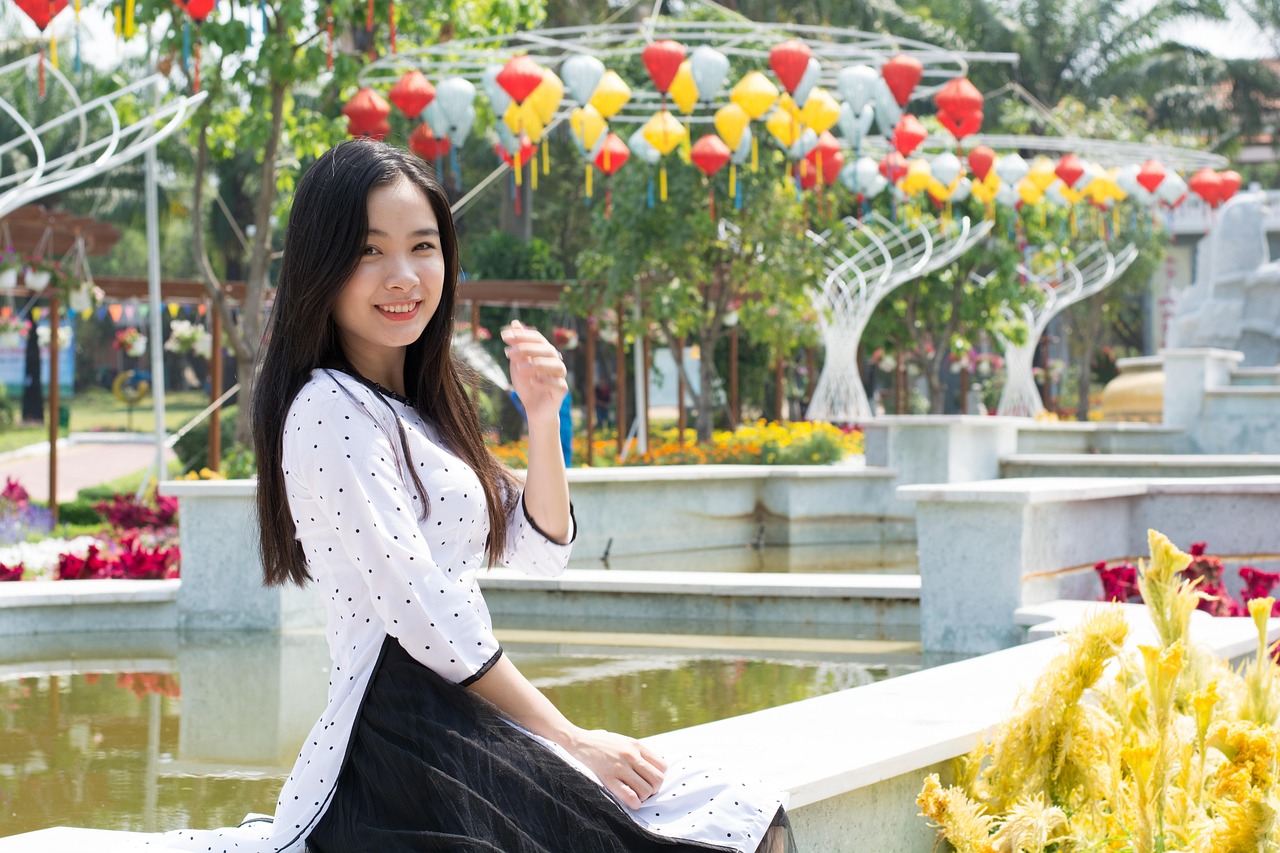 最新少女風(fēng)采，青春魅力的絢爛綻放