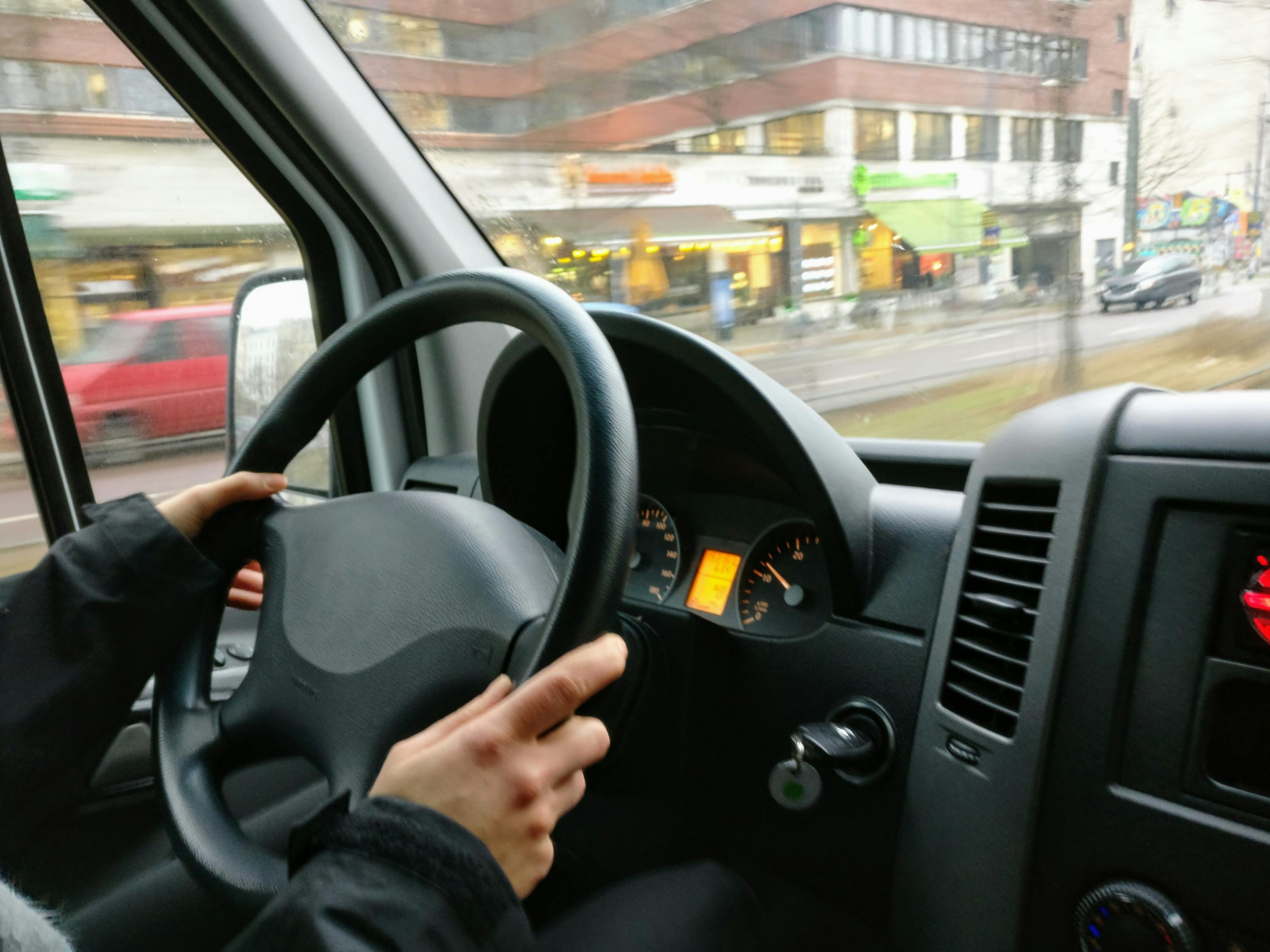 深度解析馬自達(dá)6二手車價(jià)格及市場(chǎng)趨勢(shì)與影響因素