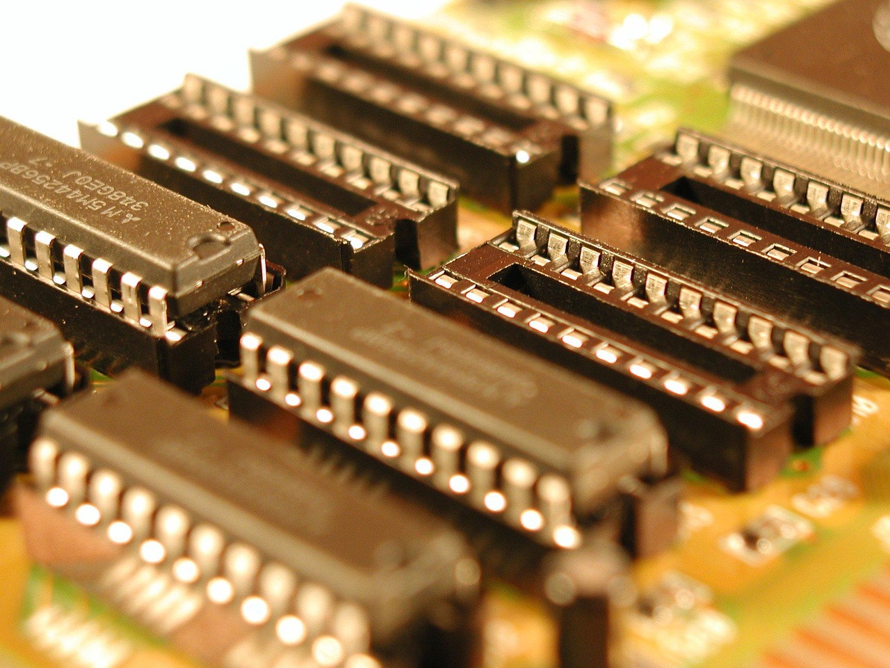 珠江投資上市，探索之路與未來前瞻